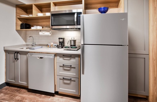 Mason Hotel | Candlewood Suites Cincinnati Northeast-Mason by IHG