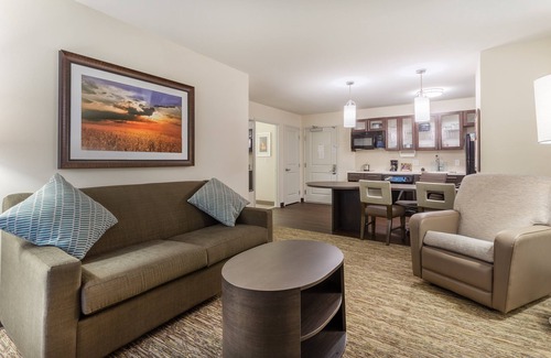 Davenport Hotel | Candlewood Suites Davenport by IHG