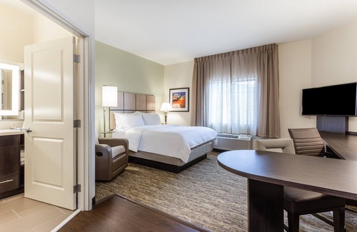 Davenport Hotel | Candlewood Suites Davenport by IHG