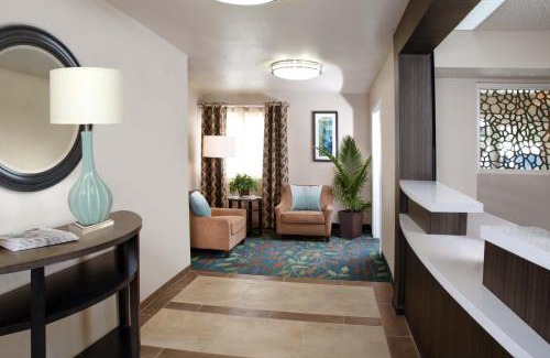 South Arlington Hotel | Candlewood Suites - Grand Prairie - Arlington by IHG