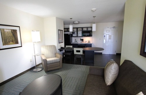 Greenville - Spartanburg Hotel | Candlewood Suites Greenville by IHG