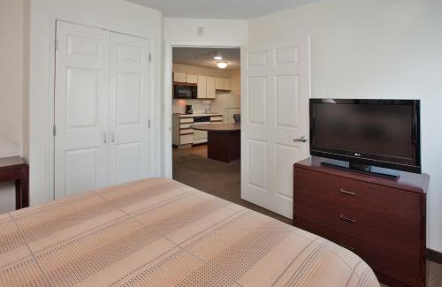 Hopewell Hotel | Candlewood Suites Hopewell by IHG