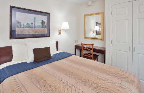 Hopewell Hotel | Candlewood Suites Hopewell by IHG