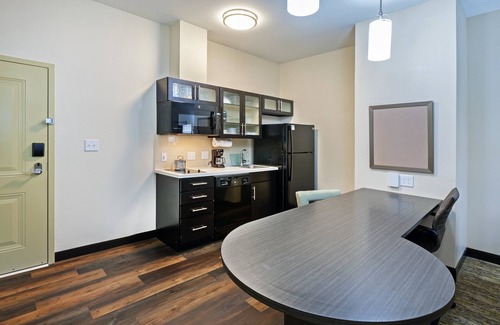 Pasadena Hotel | Candlewood Suites Houston - Pasadena by IHG