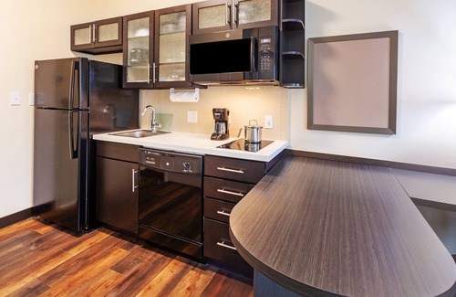 Pasadena Hotel | Candlewood Suites Houston - Pasadena by IHG