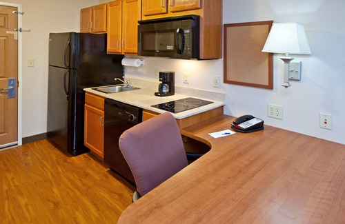 Jeffersonville - Clarksville Hotel | Candlewood Suites Louisville North by IHG