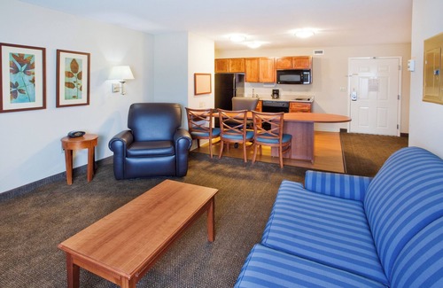 Macon Hotel | Candlewood Suites Macon by IHG
