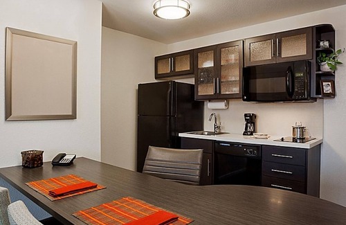 Ellendale Hotel | Candlewood Suites Memphis East by IHG