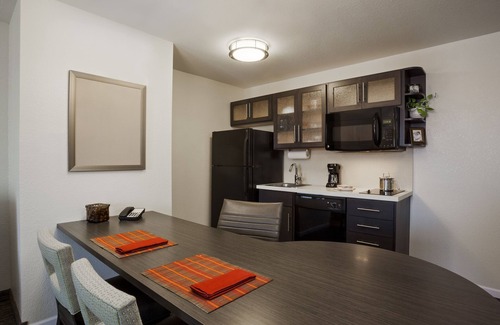 Ellendale Hotel | Candlewood Suites Memphis East by IHG