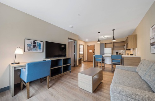 Perry Hotel | Candlewood Suites Perry-National Fairground Area by IHG
