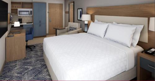 Roanoke Hotel | Candlewood Suites - Roanoke Airport