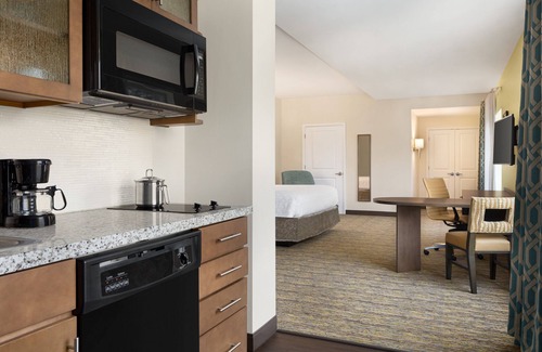 Clearwater Hotel | Candlewood Suites Safety Harbor - Clearwater NE by IHG