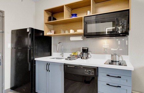 Downtown San Antonio Hotel | Candlewood Suites San Antonio Downtown by IHG