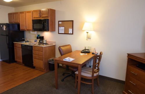 Springfield Hotel | Candlewood Suites Springfield by IHG
