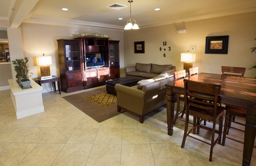 Springfield Hotel | Candlewood Suites Springfield by IHG