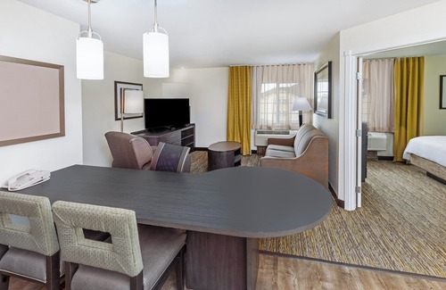 Tyler Hotel | Candlewood Suites Tyler by IHG