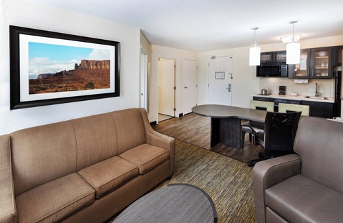 Tyler Hotel | Candlewood Suites Tyler by IHG