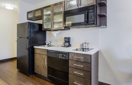 Northwest Hotel | Candlewood Suites Virginia Beach Town Center by IHG