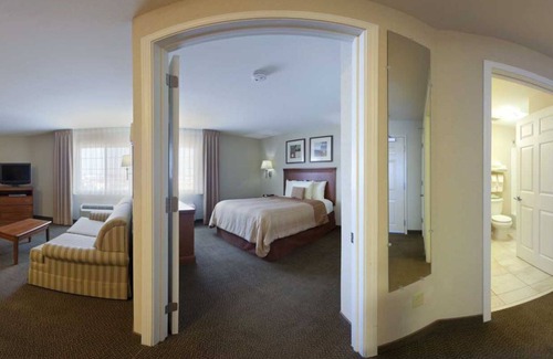 Warner Robins Hotel | Candlewood Suites Warner Robins/Robins AFB by IHG