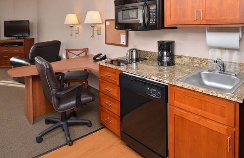 Williston Hotel | Candlewood Suites Williston by IHG