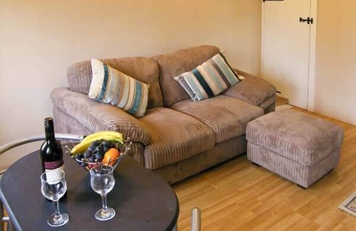Thornford Cottage | CANDY COTTAGE, pet friendly, with open fire in Thornford