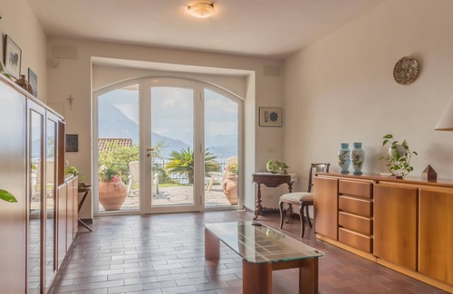 Fiumelatte House | Candy House in Varenna