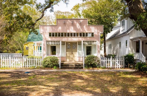 Southport House | Candy Store House by Oak Island Accommodations