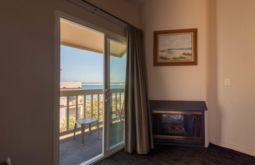 Lighthouse District Hotel | Cannery Row Inn