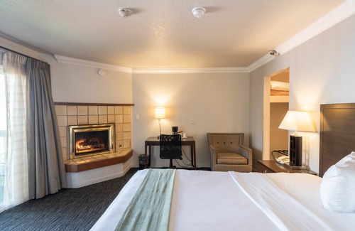 Lighthouse District Hotel | Cannery Row Inn