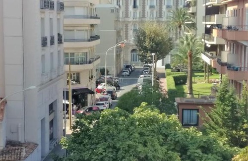 Cannes City Centre Apartment | Cannes located behind the Martinez Hotel at 50 meters to the Croisette