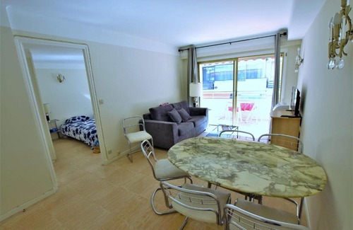 Cannes City Centre Apartment | Cannes located behind the Martinez Hotel at 50 meters to the Croisette