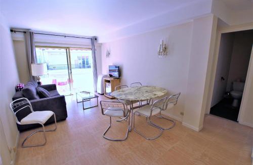 Cannes City Centre Apartment | Cannes located behind the Martinez Hotel at 50 meters to the Croisette