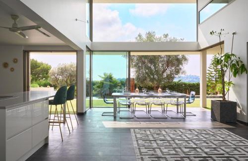 Vallauris Villa | Cannes - Modern villa with 180° sea view