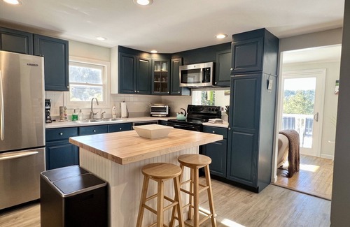 Londonderry House | Cannonballs & Cozy Nights — The Ultimate Vermont Pool House Escape!
