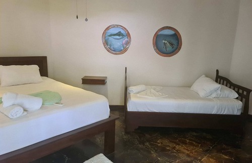 Dominical Hotel | Cano Island Family Room at Hona Beach Hotel