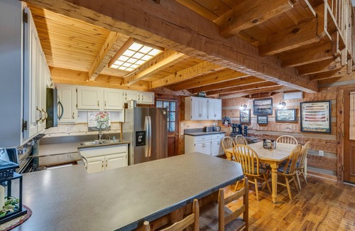 Piney Flats Cabin | CanoeCabin,Bring Watercraft,CoveredSlip@Marina