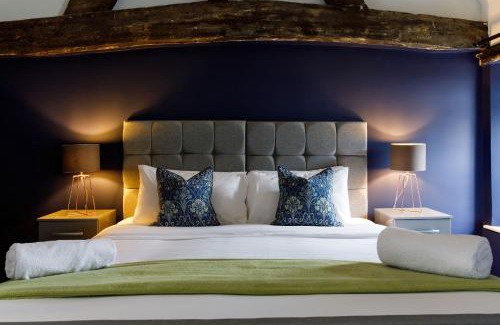 Chichester Apartment | Canon Gate