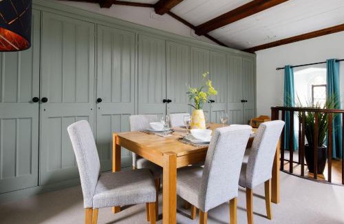 Chichester Apartment | Canon Gate