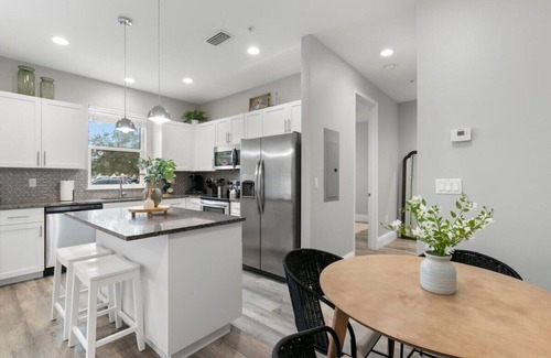 Safety Harbor Apartment | Canopy Cove | Gorgeous Condo In The Heart Downtown