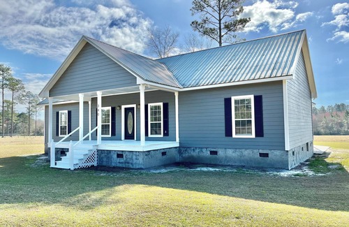 Norman Park House | Canopy Drive Cottage ~ Modern Chic 3B 2B sleeps 8 adults ~ Colquitt County GA