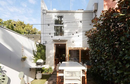 North Melbourne House | Canopy Terrace - Retreat to Voguish Urban Charm