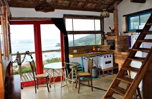 Ilhabela Historical Center Ski Chalet | CantaGalo Ilhabela - Onde o Galo Canta de tão linda a vista
