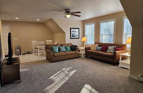 Meadows House | Canterbury, NH!1 bed, 1 bath cozy haven, lakes and mountains & adventures.