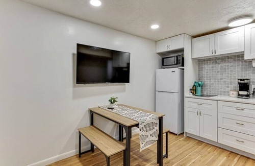 Sandy Condo | Canyon Cottage | Private Suite | Central | Sandy