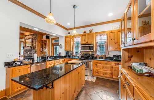 Mentone Cottage | Canyon Hideaway Cottage - Secluded 2 Acres! Swing Bed & FP on Screened Porch