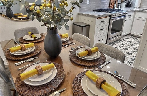 Canyon Country Condo | Canyon Luxe Condo 2bd/2ba/Loft/Pool & Spa