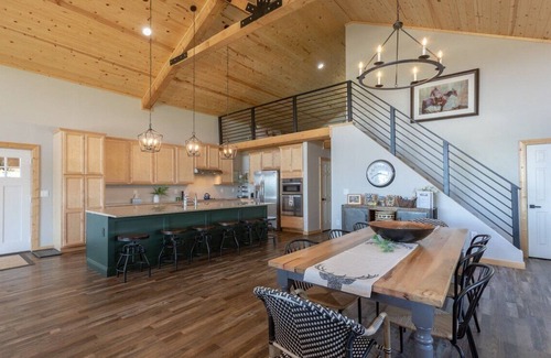 Star Valley Ranch House | Canyon Pines Retreat ⁓Fits large families ⁓Hot Tub ⁓ On Golf Course ⁓ Mtn Views