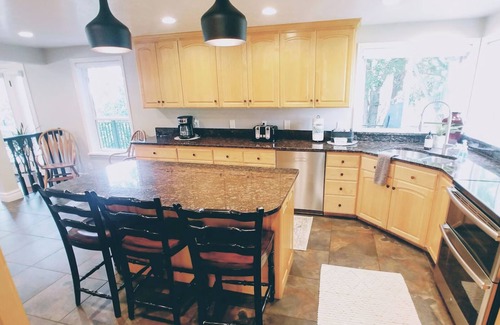 Provo House | Canyon Road Home - Newly remodeled - Spacious yard - Amazing Views-Close to BYU!
