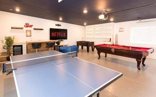 Oakhurst House | Canyon View House w/hot tub, game room, views, and more