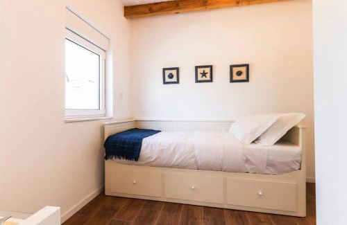 Pica Galo Villa | CAPARICA BEACH VILLA